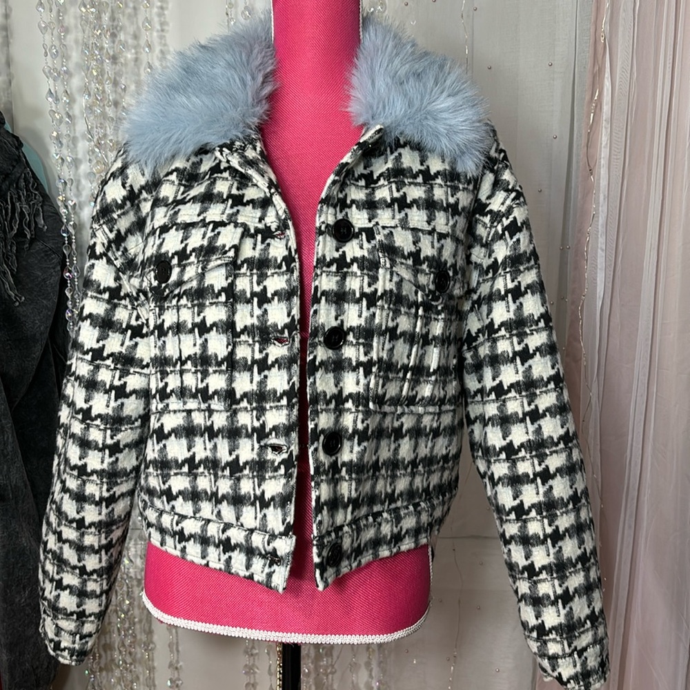 Tweed Houndstooth Jacket with Blue Fur Collar